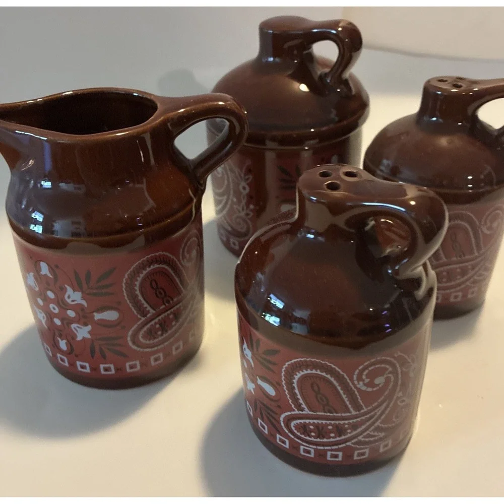 Vtg Japan Red Bandanna Brown Jug Salt And Pepper Cream And Sugar Set Western